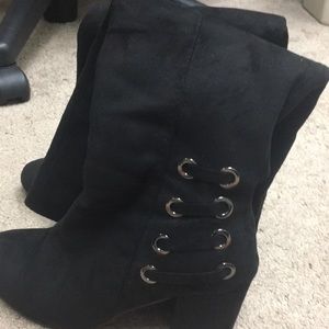 Black knee boots